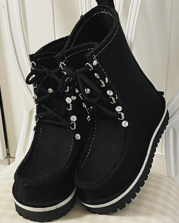 Boots with lace-up and crystals, black, felt